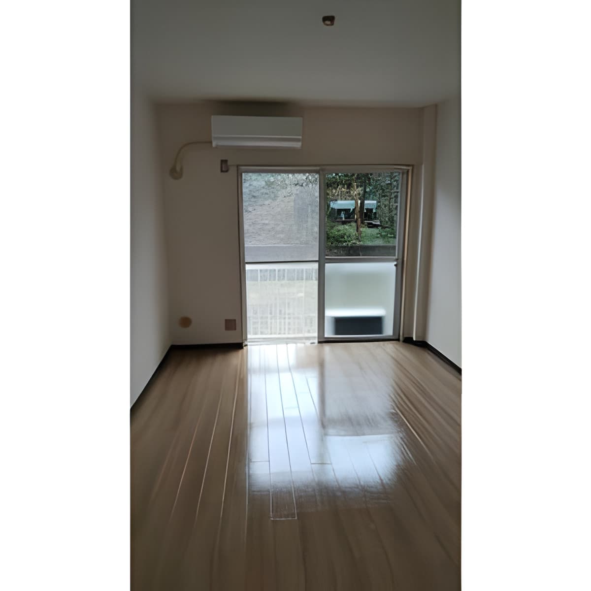 အခန်း P000326 ၏ ဓာတ်ပုံ 1 — 1K
