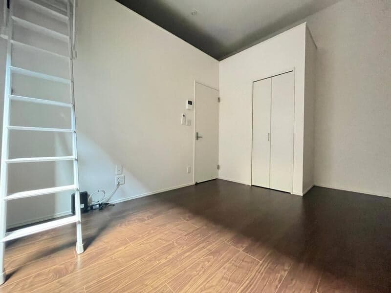 Photo 1 of unit P002752 — 1K