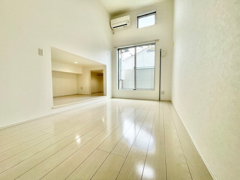 Photo 1 of unit P010000 — 1R