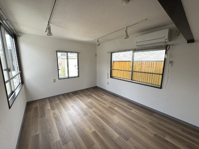 Photo 1 of unit P011449 — 1R